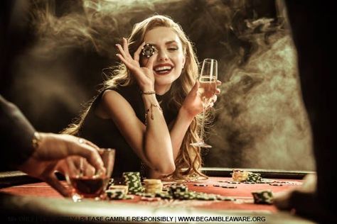 Win Casino, Play Online Casino, Casino Outfit, Photographie Portrait Inspiration, Poker Face, Casino Royale, Casino Night, Casino Sites, Online Casino Games