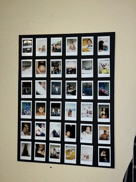 How To Arrange Polaroids On Wall, Canvas Polaroid Ideas, Bingkai Foto Aesthetic, Polaroid Canvas, Polaroid Pictures Display, Diy Cards For Boyfriend, Polaroid Display, Cadeau St Valentin, Picture Arrangements