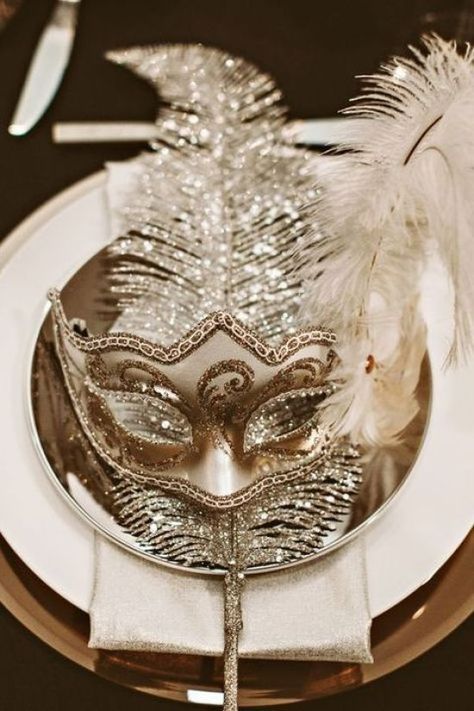 Sweet 16 Masquerade Party, Masquerade Party Decorations, Masquerade Ball Party, Fest Temaer, Masquerade Theme, Masquerade Wedding, Holiday Party Themes, Tafel Decor, Quinceanera Themes