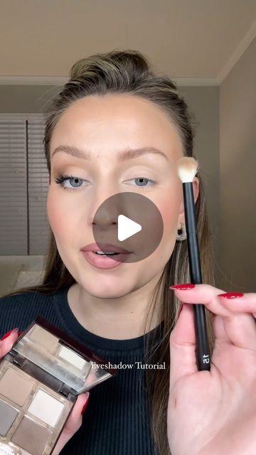 Simple Eyeshadow Looks, The Sophisticate, Eyeshadow Tutorial For Beginners, Natural Eye Makeup Tutorial, Eyeshadow Tips, Makeup Tips For Older Women, Simple Eyeshadow, Beginners Eye Makeup, Be Classy