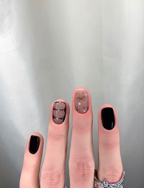 Minimal Nails Art, Wine Nails, Asian Nails, Hello Nails, Hippie Nails, Punk Nails, Edgy Nails, Grunge Nails, Simple Gel Nails