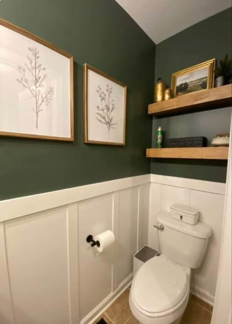 Small Bathroom Dark Green Walls, Bathroom Green Panelling, Green Accent Wall Powder Room, Hunter Green Small Bathroom, Small Bathrooms Colour Ideas, Toilet Inspo Bathroom Ideas, Half Bathroom Green Walls, Half Bath Green Walls, Downstairs Toilet Half Painted