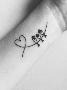 Tato Nama, Kid Name Tattoo, Tattoos With Kids Names, Mother Tattoos, Daughter Tattoos, Diy Tattoo, Wrist Tattoo, Family Tattoos, Tattoos For Daughters