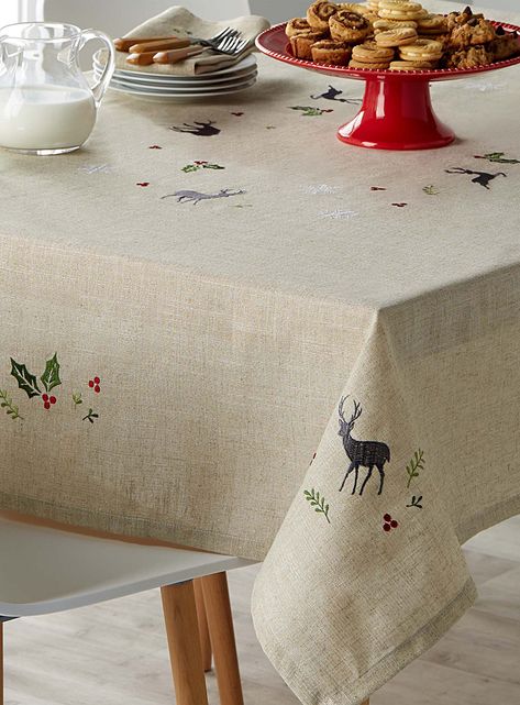 Christmas Table Cloth Ideas, Forest Celebration, Christmas Tablecloth Ideas, Tablecloth Ideas, Black Tablecloths, Tablecloth Embroidery, Embroidery Tablecloth, Diy Tablecloth, Tablecloth Christmas