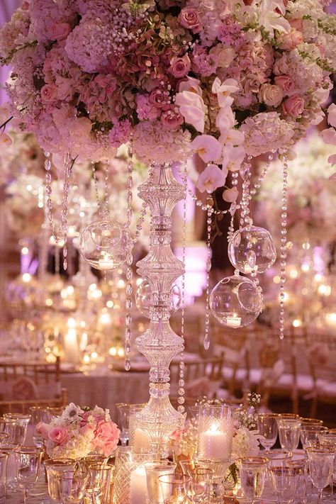 Flower Theme Centerpieces, Quince Main Table Ideas, 15 Decorations, Wedding Table Pink, David Tutera Wedding, Quince Decor, Quince Themes, Quinceanera Pink, Plaza Wedding