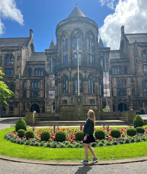 Glasgow Library, Boarding School Aesthetic, University Of Glasgow, Glasgow University, Vet Medicine, Europe Aesthetic, Uk Universities, Dream College, Uni Life