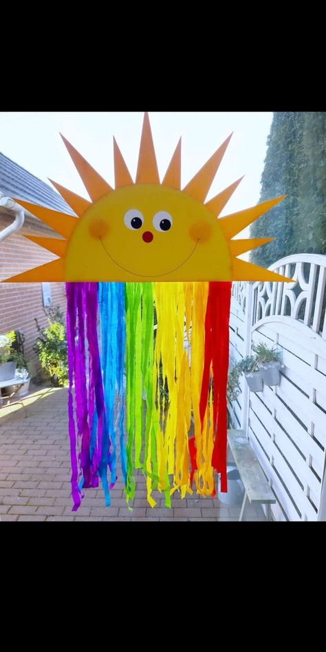 60 Easy Summer Crafts for all which are so much fun when done with Kids - Hike n Dip Decoration Creche, School Board Decoration, Preschool Classroom Decor, Aktivitas Montessori, Summer Morning, Diy Paper Crafts Decoration, Diy Crafts Paper Flowers, Paper Towel Roll Crafts, Class Decoration