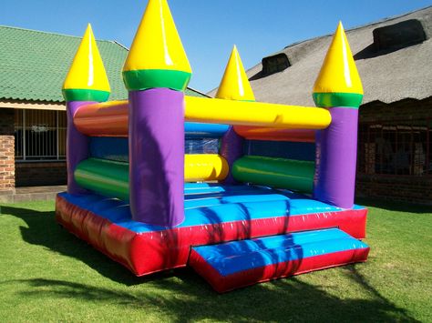 Jumping Castle Party Ideas, Castle Party Ideas, Party Ideas Kids, Festival Themed Party, Inflatable Castle, 17 Birthday Cake, Castle Party, Jumping Castle, 17 Birthday