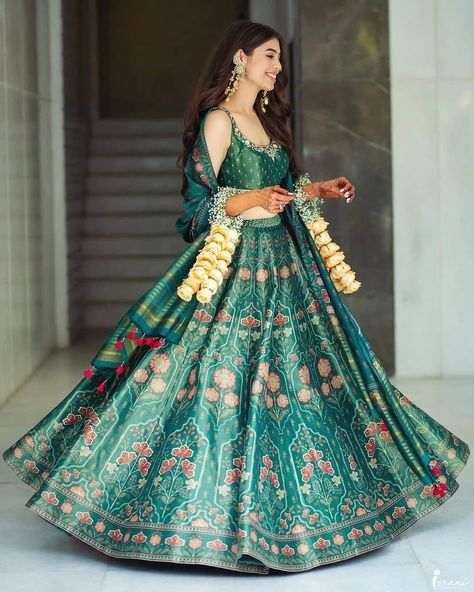 Trending: Floral Rose Kaleeras Are Creating All The Ripples Of Late! Mehendi Outfits, Pani Puri, Green Lehenga, Indian Dress, Designer Lehenga Choli, Wedding Lehenga, Silk Lehenga, Lehenga Designs, Indian Wedding Dress