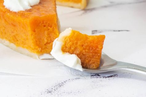 Food Sweet Potato, Traditional Holiday Desserts, Easy Holiday Desserts, Yummy Sweet Potatoes, Southern Recipes Soul Food, Kinds Of Desserts, Favorite Pie, Food Sweet, Pie Crust Recipes