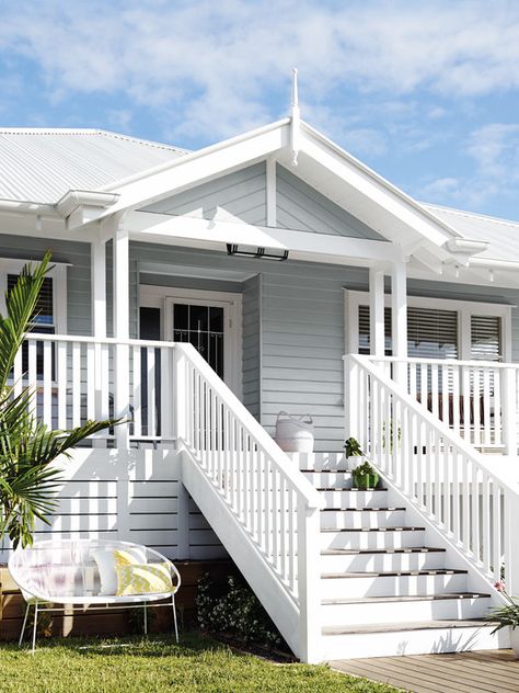 A splash of tropical colour! This Queensland beach house really makes my heart sing. I love the all white palette with the pops of lemon and lime. My favourite feature is the alfresco area with the ex Verandah Ideas, Queenslander House, Weatherboard House, Beach House Exterior, Pintura Exterior, Casa Country, Lan Can, Grey Houses, Style Cottage