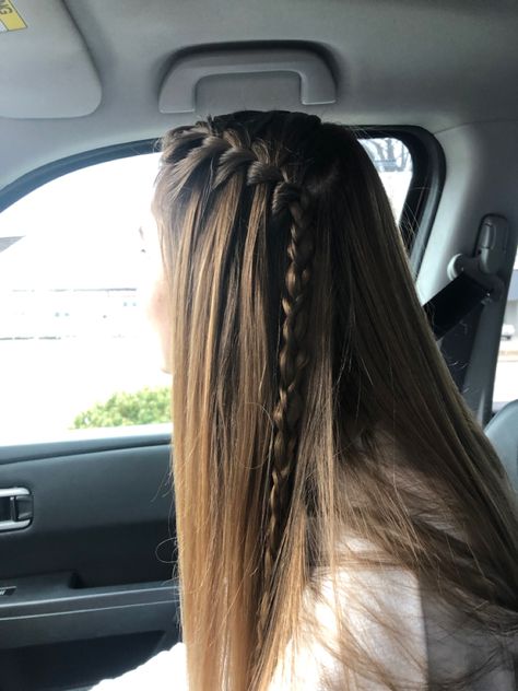 Waterfall Braid Wedding Hair, Braid Front Of Hair, Guard Hair, Long Hair Braided Hairstyles, Waterfall Braid Hairstyle, Oscar Hairstyles, Waterfall Hairstyle, Easy Trendy Hairstyles, Waterfall Braids