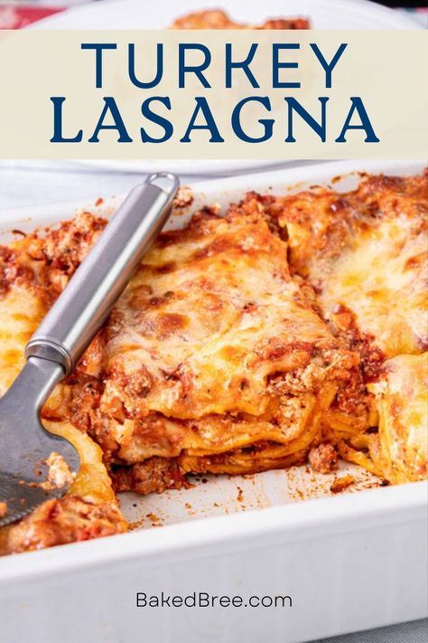 Enjoy this delicious alternative to a classic Italian dish with this Turkey Lasagna Recipe. So cheesy and comforting. Lasagna With Turkey Meat, Turkey Lasagna Recipe Easy, Whole Wheat Lasagna Recipe, Ground Turkey Lasagna Recipe, Turkey Lasagna Recipe, Ground Turkey Lasagna, Quick Turkey, Turkey Lasagna, Lasagna Recipes