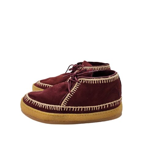 Women's Shenje Crochet Lace Up Chukka Boots From Laidback London In Burgundy. Lace-Up Chukka Boots With Burgundy Suede Upper And Cream Crochet Detailing. Handmade With The Highest Quality Soft Suede, Featuring Our Signature Contrast Hand Stitching. Lightweight And Pillowy Soft, This Style Will Take You Anywhere And Everywhere. Artisan Made 100% Fine Suede Upper Cushioned Insoles Flexible Rubber Sole With Natural Crepe Wrap Around Waxed Cotton Lace New With Tag. Size: Various Sizes (36(1), 37(2), London Shoes, Burgundy Lace, Ladies Of London, Waxed Cotton, Cotton Lace, Soft Suede, Chukka Boots, Crochet Lace, Wrap Around