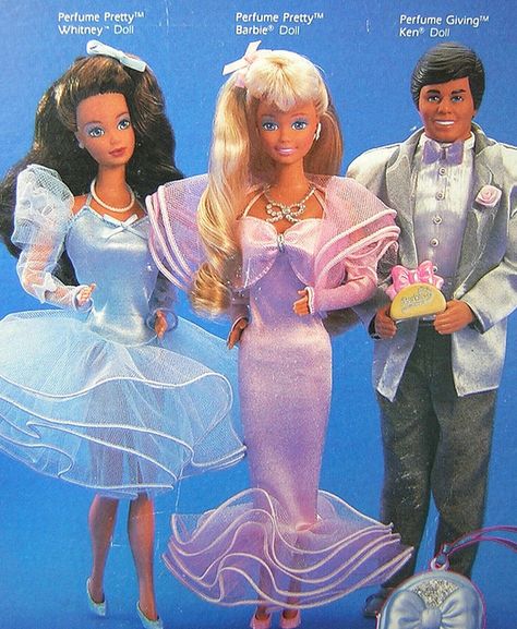 My favorite Barbie! My sister had Whitney, the blue dress. Barbie - Perfume Pretty, 1987 Pretty Barbie, 1980s Barbie, Barbie 80s, Real Barbie, Barbie 90s, Barbie Toys, Beautiful Barbie Dolls, Barbie I, Vintage Barbie Dolls