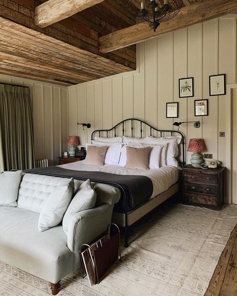 Soho Home Interiors, Cosy Cabin, Bedroom 2023, White Lodge, Farmhouse Styling, Babington House, Soho Farmhouse, Cabin Chic, Bar Design Awards