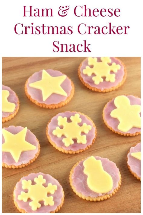 These fun crackers make a great Christmas themed snack for kids or cute Christmas party food - quick and easy Christmas recipe for kids #EatsAmazing #ChristmasFood #ChristmasParty #funfood #foodart #kidsfood #Christmas #Partyfood #snack #easyrecipe #festivefood Kid Christmas Party Food, Crackers Christmas, Cheese Christmas, Christmas Recipes For Kids, Snack For Kids, Christmas Recipes Easy, Fingerfood Party, Recipe For Kids, Christmas Recipe