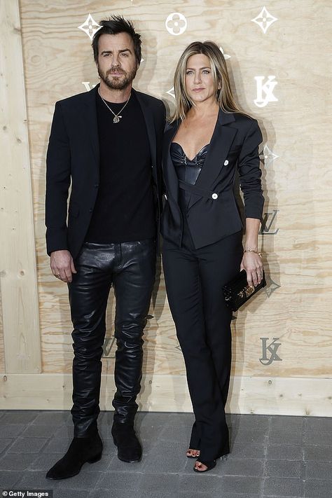 Jennifer Aniston's ex Justin Theroux admits distance wasn't a factor in their breakup | Daily Mail Online Brad Pitt Birthday, Jennifer Aniston 90s, Not Having Kids, Jen Aniston, Justin Theroux, Ross Geller, Secret Relationship, Toned Abs, The Hollywood Reporter