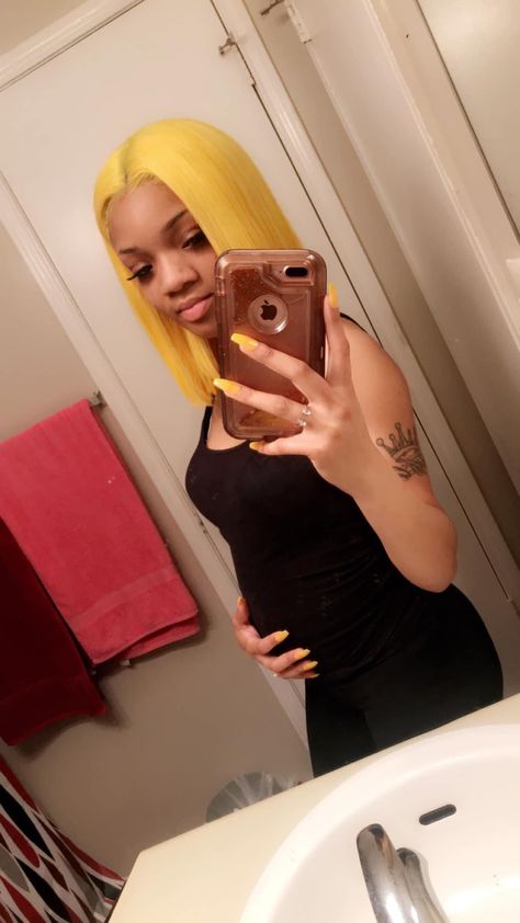 Glorilla Pimp Rapper, Glo Rilla, Relationship Paragraphs, Old Pics, Fly Girl, Funny Pics, Old Pictures, Female Artists, Weave Hairstyles