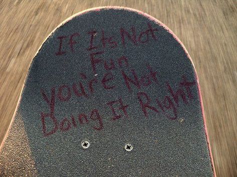 Skate Vibes, Skateboard Aesthetic, Skater Vibes, Skater Aesthetic, Skateboard Design, Skater Boy, Burton Snowboards, Skater Girls, Skateboard Art