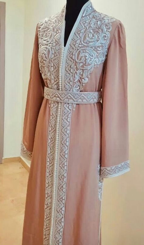 Wedding Abayas, Fashion Sewing Tutorials, Moroccan Dress, Moroccan Caftan, Caftan Dress, Mode Hijab, Hijab Style, Fashion Sewing, Sewing Tutorials