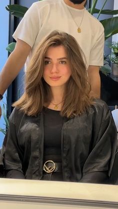 Haircut Bob, Haircuts For Medium Length Hair, Hairstyles For Layered Hair, Haircuts For Medium Hair, Girl Haircuts, Haircuts Straight Hair, Hair Up Styles, Hair Stylist Life, Haircuts For Long Hair