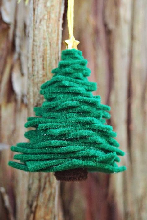 Christmas Crafts To Sell Handmade Gifts, Gifts Drawing, Diy Felt Christmas Tree, Christmas Crafts To Sell, Christmas Crafts For Toddlers, Diy Ornament, Felt Tree, Kitchen Fun, Tree Photo