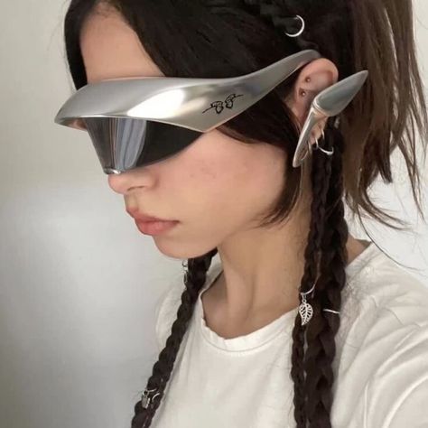 Balenciaga Moodboard, Racer Glasses, Futurism Outfit, Cyberpunk Glasses, Futuristic Glasses, Futurism Fashion, Headphones Aesthetic, Conceptual Fashion, Rave Fashion