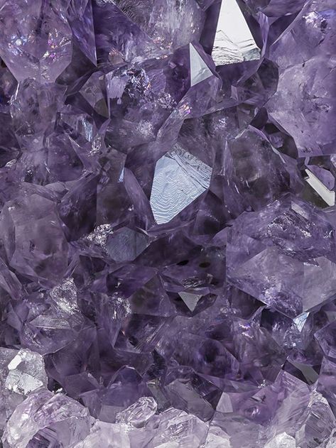 Luxury Purple Healing Crystals, Purple Crystal Types, Luxury Purple Natural Stone Geodes, Luxury Spiritual Amethyst Geodes, Purple Quartz Wallpaper, Luxury Purple Spiritual Crystals, Luxury Natural Purple Geodes, Luxury Purple Gemstones As Gift, Crystal Background