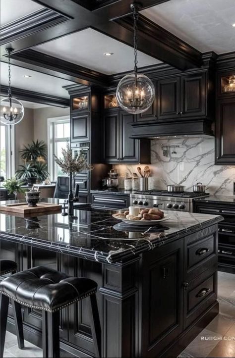 White Modern Kitchen Ideas, Traditional Kitchen Cabinets, Black Modern Kitchen, Dream Kitchens Design, Black Kitchen Cabinets, White Kitchen Design, Kitchen Farmhouse, Elegant Kitchens, Luxury Kitchen Design