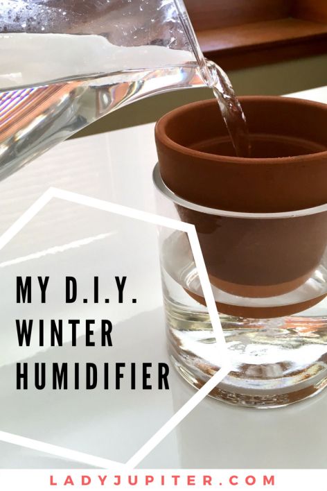 Needed a humidifier, so I made a simple one with a terra cotta plant pot #humidifier #diy #itworks How To Humidify Your House Diy, Diy Humidifier Homemade, Bordem Ideas, Greenhouse Hacks, Homemade Humidifier, Diy Humidifier, Humidifier Diy, Humidifier For Plants, Diy Plant Pots