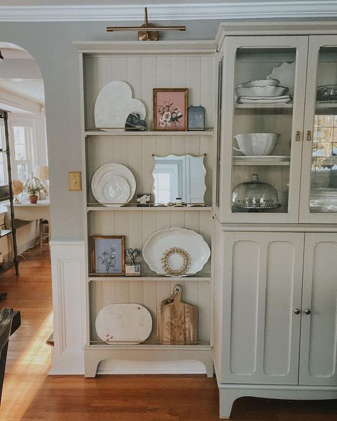 Plate Racks (for Displaying Platters, Serving Boards, and Plates!): Sunday Strolls + Scrolls - The Inspired Room Plate Racks In Kitchen, Spruce Goose, Plate Rack Wall, Dish Display, Kitchen Plate, Plate Rack, Plate Racks, Plate Display, Kitchen Plans