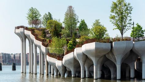 New York City Has a Brand-New “Floating Park” on Its Hudson River | Architectural Digest Outdoor Theatre, Thomas Heatherwick, City Grid, Exposition Photo, Floating Garden, Island Pictures, Outdoor Theater, Island Park, River Park