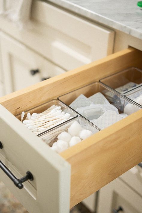 Bathroom Tower Cabinet Organization, Bathroom Cabinet Drawer Organization, Bathroom Drawer Organizing, Bathroom Organization No Drawers, Bathroom Vanity Organization Drawers, Small Bathroom Drawer Organization Ideas, Narrow Drawer Organization, Deep Drawer Bathroom Organization, Narrow Bathroom Drawer Organization