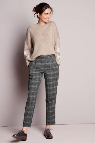 Grey Plaid Pants Outfit, Check Pants Outfit, Checked Trousers Outfit, Checkered Pants Outfit, Grey Pants Outfit, Plaid Pants Outfit, Outfit Informal, Checkered Trousers, Professional Outfits Women