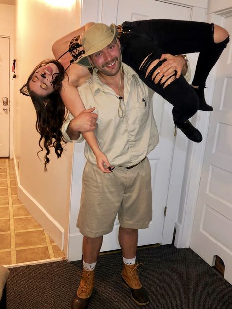 Simple and cute Halloween idea! #cheetah #halloween  #costume #couples Cheetah And Safari Costume, Cheetah And Zookeeper Costume, Leopard Outfit Halloween, Cheetah Couple Costume, Simple Couples Costumes, Cheetah Costume Women, Casal Halloween, Cheetah Custom, Panther Halloween Costume