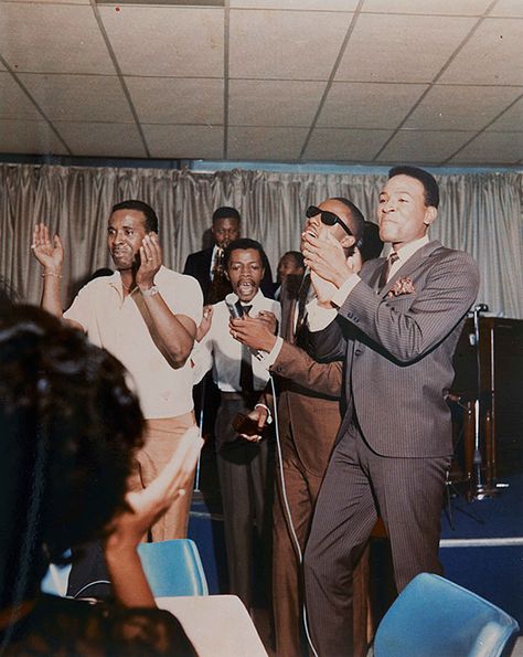 Detroit nightclub in 1964: Levi Stubbs of The Four Tops, Motown songwriter-producer Ivy Jo Hunter, Stevie Wonder and Marvin Gaye, with Dan Turner on sax and James Jamerson on bass Levi Stubbs, James Jamerson, The Four Tops, Motown Records, Foreign Celebrities, Tamla Motown, Male Singers, James River, Old School Music