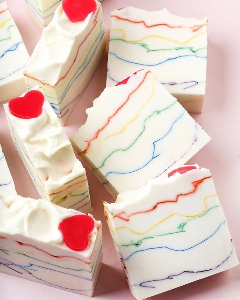 Bramble Berry on Instagram: “Is #throwbackthursday still a thing? Because we are thinking about this Heart the Rainbow Soap Project from 2020! Find the recipe and…” Valentines Soap Ideas, Spring Soap, Rainbow Soap, Soap Design Ideas, Cold Process Soap Designs, Valentine Soap, Dessert Soap, Soap Design, Soap Ingredients