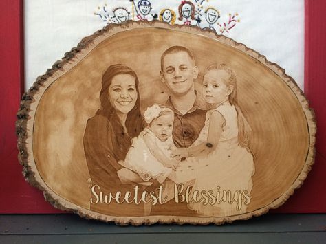 Custom Laser Engraved Photo. Sweenks Custom Laser Engraving. We offer 100% satisfaction. Scroll down for How To Order, How To Submit your photo, and Tips For a Great Engraving. Are you looking for the perfect gift? Do you want something a little different than everybody else has, something that will set you apart? This Photo Engraved Wood Tree Slice is just the thing. Surprise and delight your loved one on Mothers Day, Fathers Day, birthday, weddings, anniversary, Christmas or any other t... Lézervágott Fa, Wood Laser Ideas, Wood Tree Slice, Foto Transfer, Laser Cut Wood Crafts, Laser Engraved Ideas, Laser Art, Wood Burning Crafts, Laser Cnc