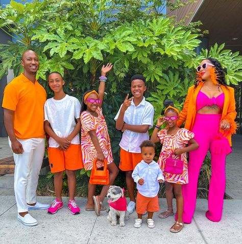 The Lewis Family™️ on Instagram: "🧡💕🤍🧡💕🤍🧡💕🤍 They be really mad at me because I was ready to accept the life I asked God for. 🙏🏽#WhatIPrayedFor #Favored #TheLewisFamily #TheCoordinatedFamily #Sf #Influencers #Pink #Orange #White #ColorCombos" Family Photo Colors, I Asked God, Summer Family Photos, Family Picture Outfits, Black Love Couples, Picture Outfits, Summer Family, Family Outfits, Pink Outfit