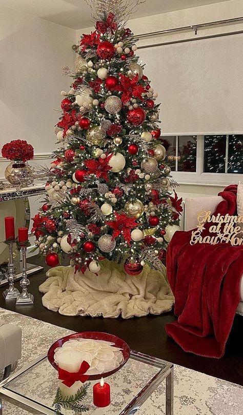 Red White Gold Silver Christmas Tree, Christmas Tree Red Gold Silver, Christmas Tree Ideas 2022 Trends Red, Christmas Tree Silver And Red, Christmas Tree Ideas 2023 Trends Red, Silver Gold And Red Christmas Tree, Red Gold And Silver Christmas Tree, Green Christmas Tree Decorations Themes, Silver And Red Christmas Decorations