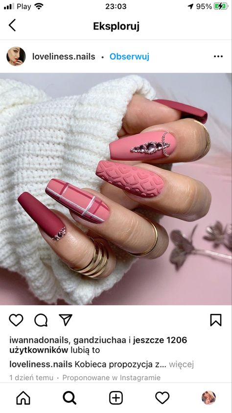 Pink Plaid Nail Designs, Pink November Nails, Pink Burberry Nails, Fall Pink Nails, Pink Nails Trendy, Pinterest Nail Ideas, Burberry Nails, Plaid Nail Designs, Evil Eye Nails