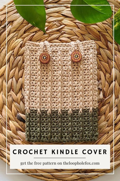 Carry your Kindle with you anywhere you go knowing your device will be protected with this crochet Kindle cover. Click to go to the crochet kindle cover free pattern by The Loophole Fox. Kindle Sleeves Crochet, Kindle Paperwhite Crochet Case, Crochet Kobo Cover, Crochet E Reader Cover, Kindle Paper White Crochet Cover, Kindle Case Crochet Pattern, Kindle Crochet Cover Pattern, Kindle Cover Crochet Pattern Free, Quick Beginner Crochet Projects