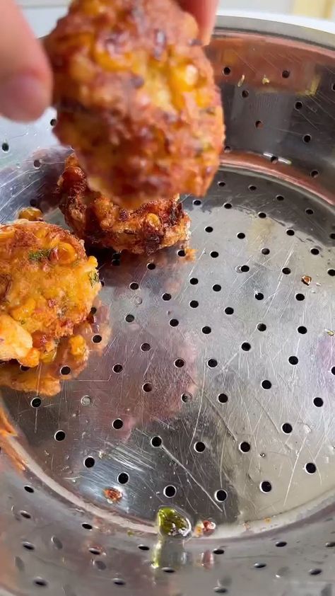 Fall Picnic Food Ideas, Fall Picnic Food, Sweet Corn Fritters, Picnic Food Ideas, Corn Fritter Recipes, Plant Based Recipe, Fall Picnic, Corn Fritters, Tasty Videos