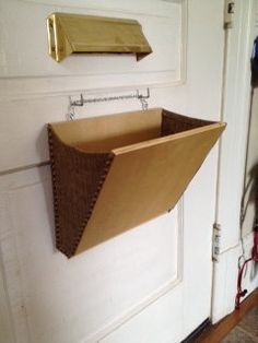 Mail Slot Catcher - A prettier solution to a wire guard to stop teh cat from getting to my post! Mail Slot Catcher, Diy Mail, Mail Slot, Wood Crafting Tools, Woodworking Project Plans, Door Inspiration, In Door, Learn Woodworking, Modern Door