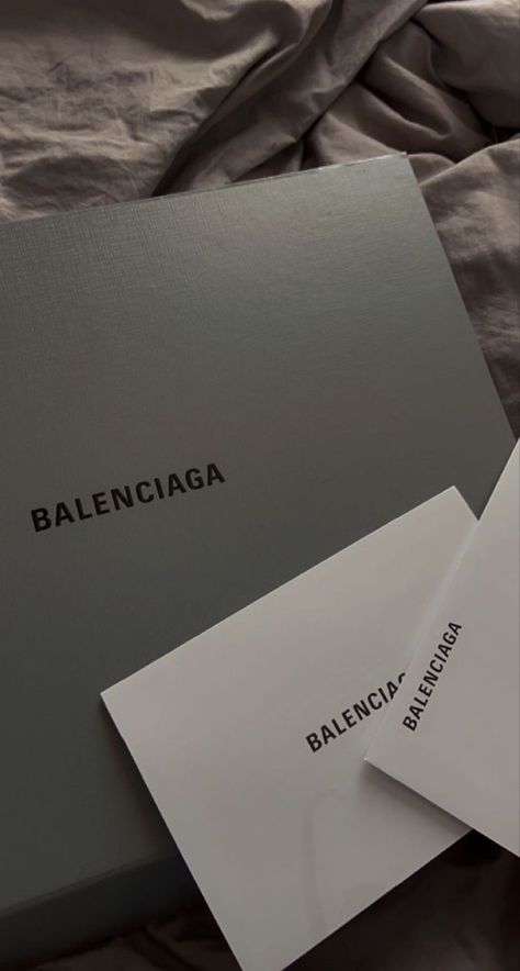 Balenciaga Aesthetic, Balenciaga First, Saint Clare, Apres Ski Boots, Cute Online Clothing Stores, Shopping Pictures, Nightclub Aesthetic, Luxury Birthday, Store Interiors