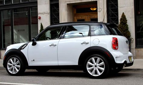 Mini Cooper S Countryman All4 #MINI #MiniCooper #Rvinyl   ============================= http://www.rvinyl.com/MINI-Accessories.html White Mini Cooper Countryman, Black Mini Countryman, Mini Cooper Suv, Mini Cooper Country, White Mini Cooper, Blue Mini Cooper, Country Man, Cooper Car, Volkswagen New Beetle