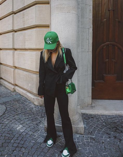 Urban Chic Outfits, San Patrick, Winter Styling, Jordan Low, Outfit Tips, Streetwear Inspiration, Tailgate Outfit, Elegance Style, Green Outfit