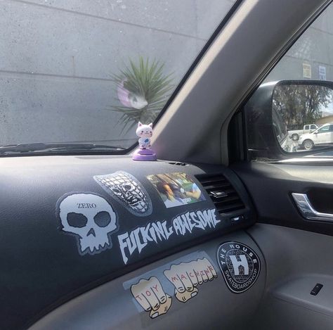 Alt Car Interior, Interior Car Decorations Ideas, Emo Car Interior, Decorated Car Interior Aesthetic, Alt Car Decor, Emo Car Decor, My Car Aesthetic, Goth Car Interior, Cute Car Interior Ideas