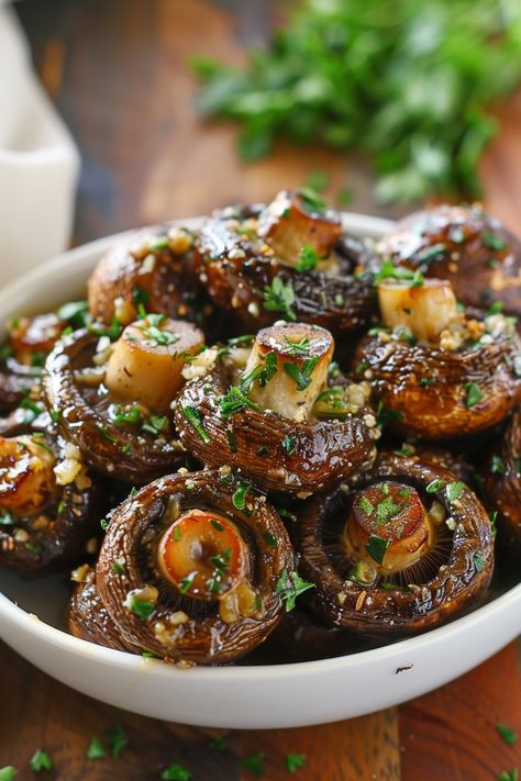 Stuffed mushrooms topped with chopped herbs in a white bowl. Garlic Butter Roasted Mushrooms, Dill Salmon Recipes, Butter Mushrooms, Roasting Garlic In Oven, Spicy Garlic Shrimp, Zucchini Boat Recipes, Garlic Butter Mushrooms, Stuffed Shells Ricotta, Mushroom Caps